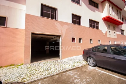 Apartamento T3 para Venda em Ramada e Caneças
