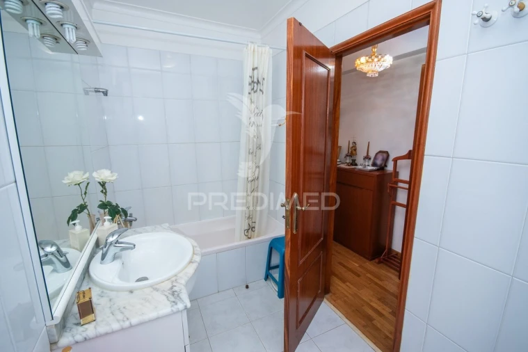 Apartamento T3 para Venda em Ramada e Caneças Foto 21