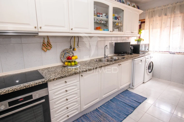 Apartamento T3 para Venda em Ramada e Caneças Foto 2