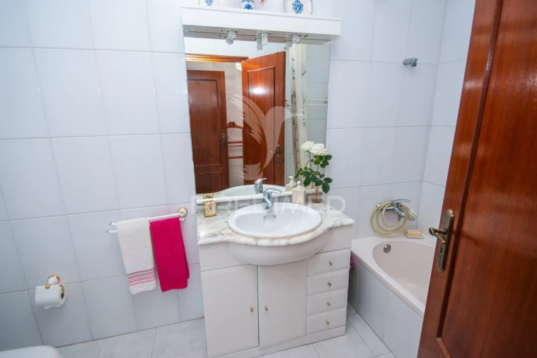 Apartamento T3 para Venda em Ramada e Caneças Foto 19