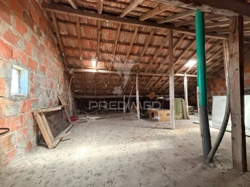 Moradia T3 para Venda em Baixa da Banheira e Vale da Amoreira