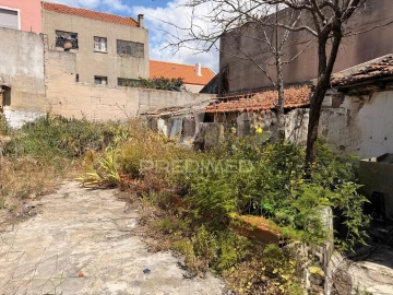 Moradia T3 para Venda em Baixa da Banheira e Vale da Amoreira