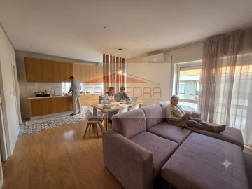 Apartamento T3 para Arrendamento em Bonfim