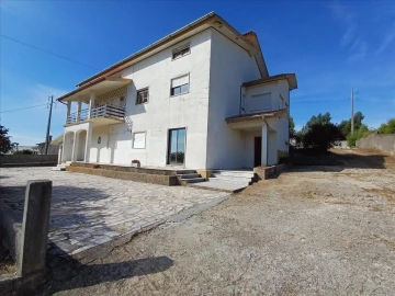 Moradia T6 para Venda em Nogueira do Cravo