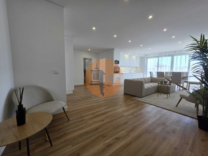 Apartamento T2 para Venda em Olhão Foto 6