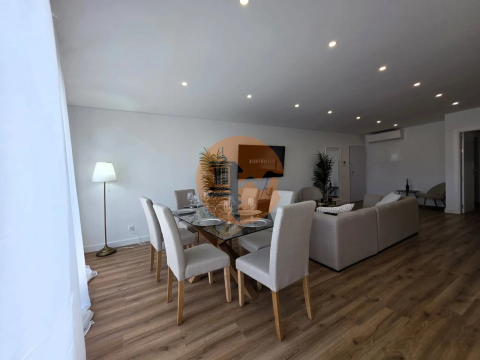 Apartamento T2 para Venda em Quelfes Foto 10