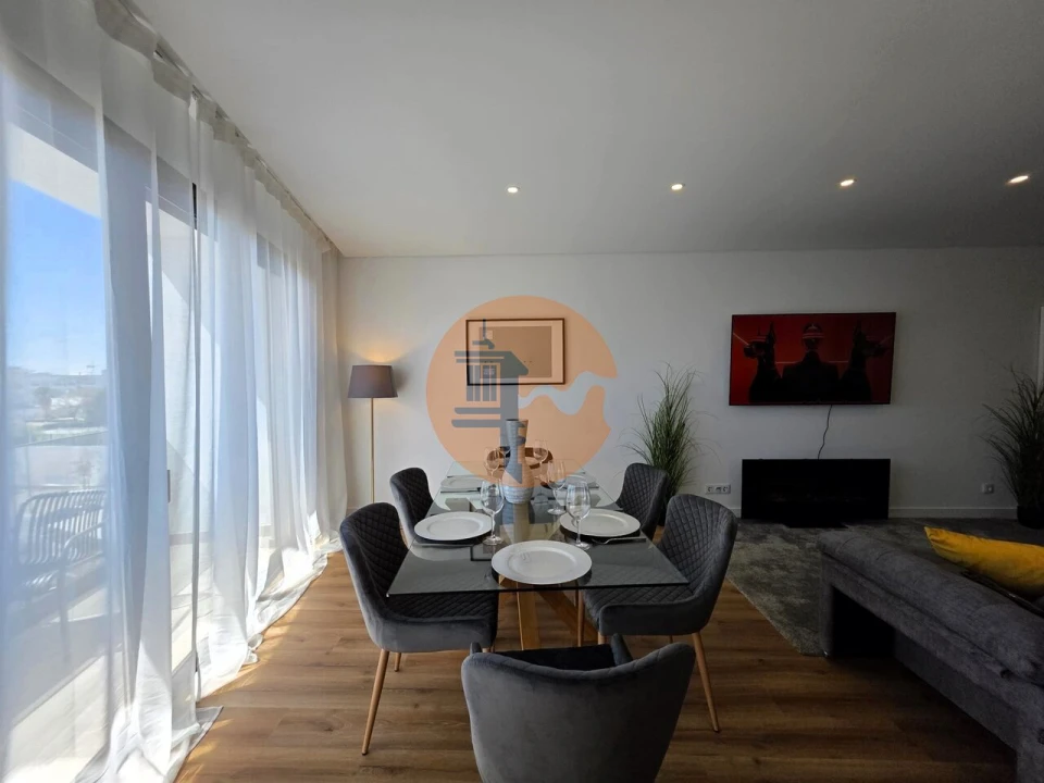 Apartamento T2 para Venda em Quelfes Foto 18