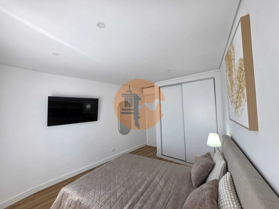 Apartamento T2 para Venda em Quelfes Foto 20