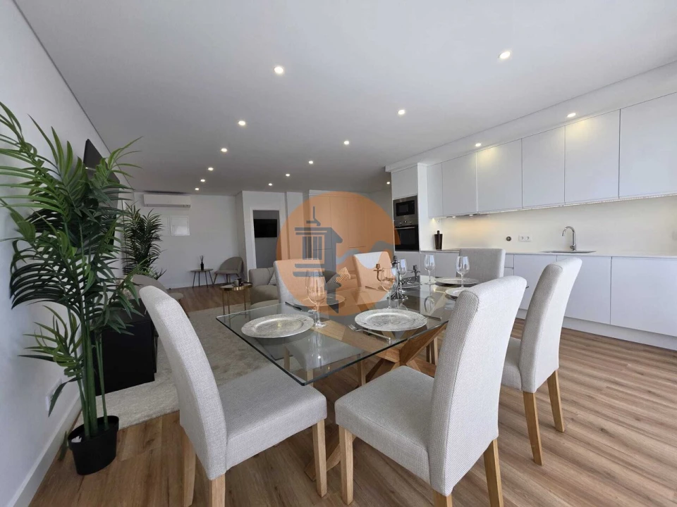 Apartamento T2 para Venda em Quelfes Foto 22