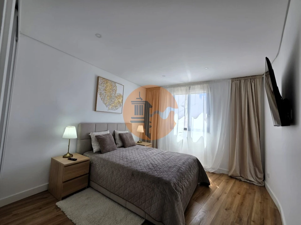 Apartamento T2 para Venda em Quelfes Foto 24