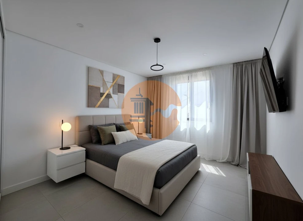 Apartamento T2 para Venda em Quelfes Foto 3