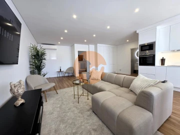 Apartamento T2 para Venda em Quelfes