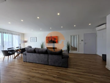 Apartamento T2 para Venda em Quelfes