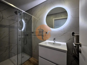 Apartamento T2 para Venda em Quelfes