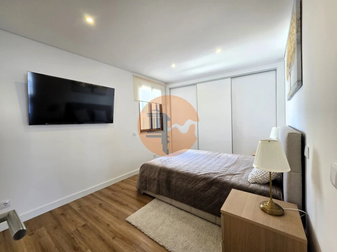 Apartamento T2 para Venda em Quelfes Foto 15