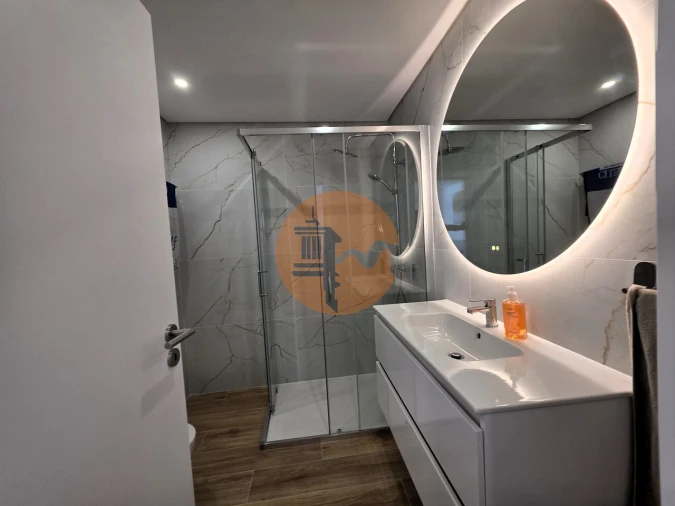 Apartamento T2 para Venda em Quelfes Foto 23