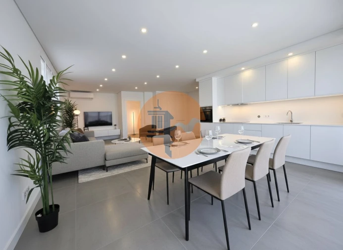 Apartamento T2 para Venda em Quelfes Foto 2