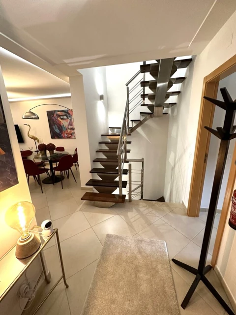 Moradia T5 para Venda em Quarteira