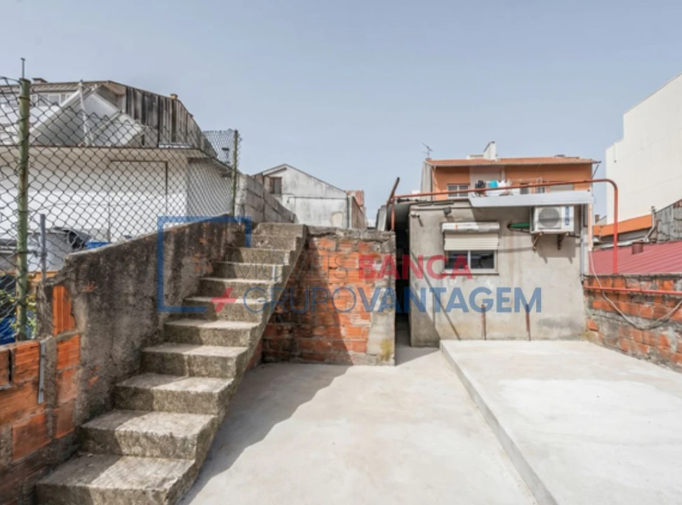 Prédio para Venda em Mafamude e Vilar do Paraíso Foto 9
