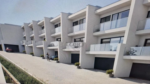 Moradia T3 para Venda em Gondomar (São Cosme), Valbom e Jovim