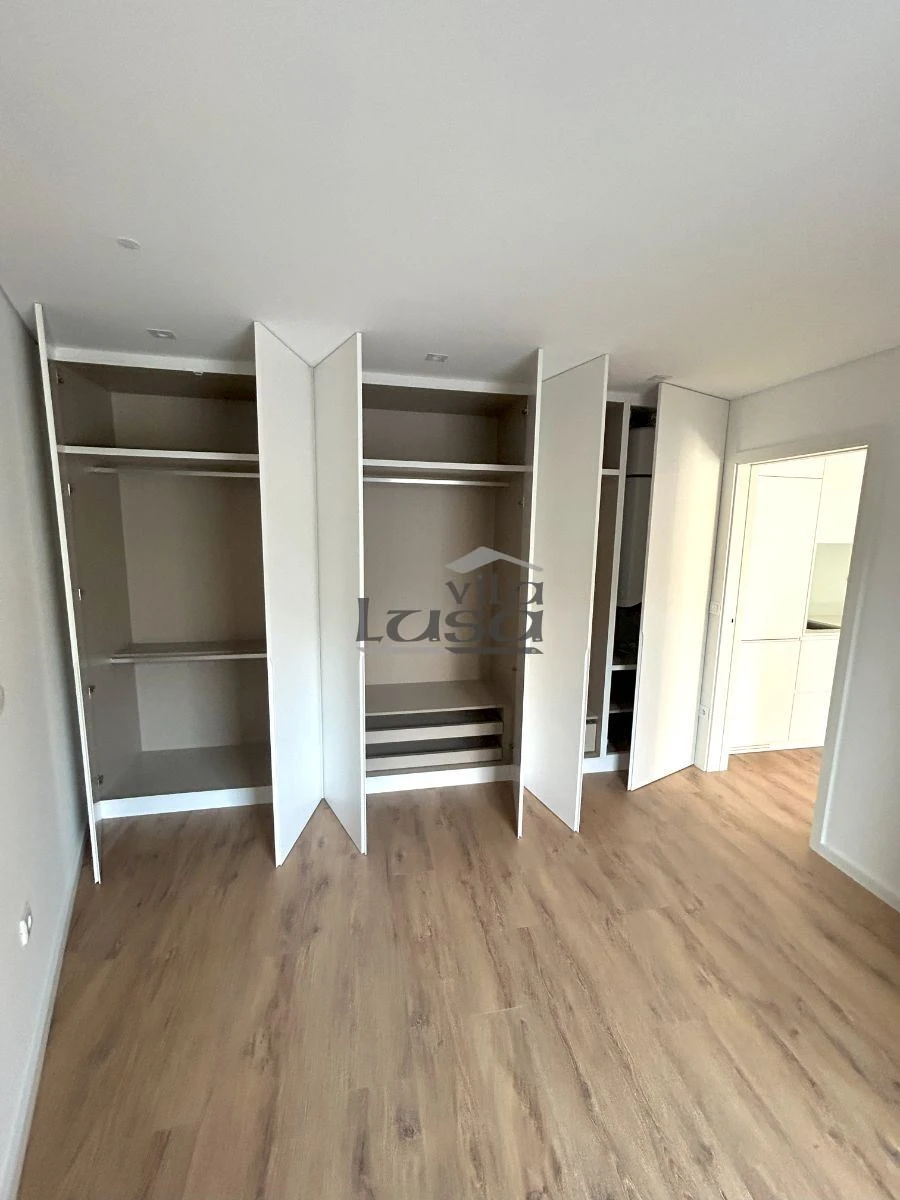 Apartamento T2 para Arrendamento em Paranhos Foto 13