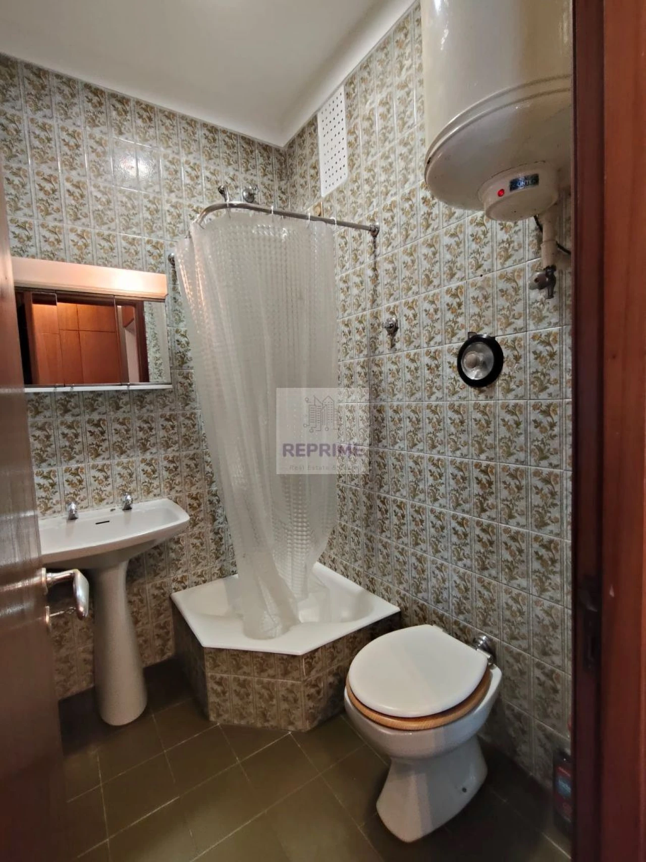 Apartamento T0 para Venda em Paranhos Foto 9