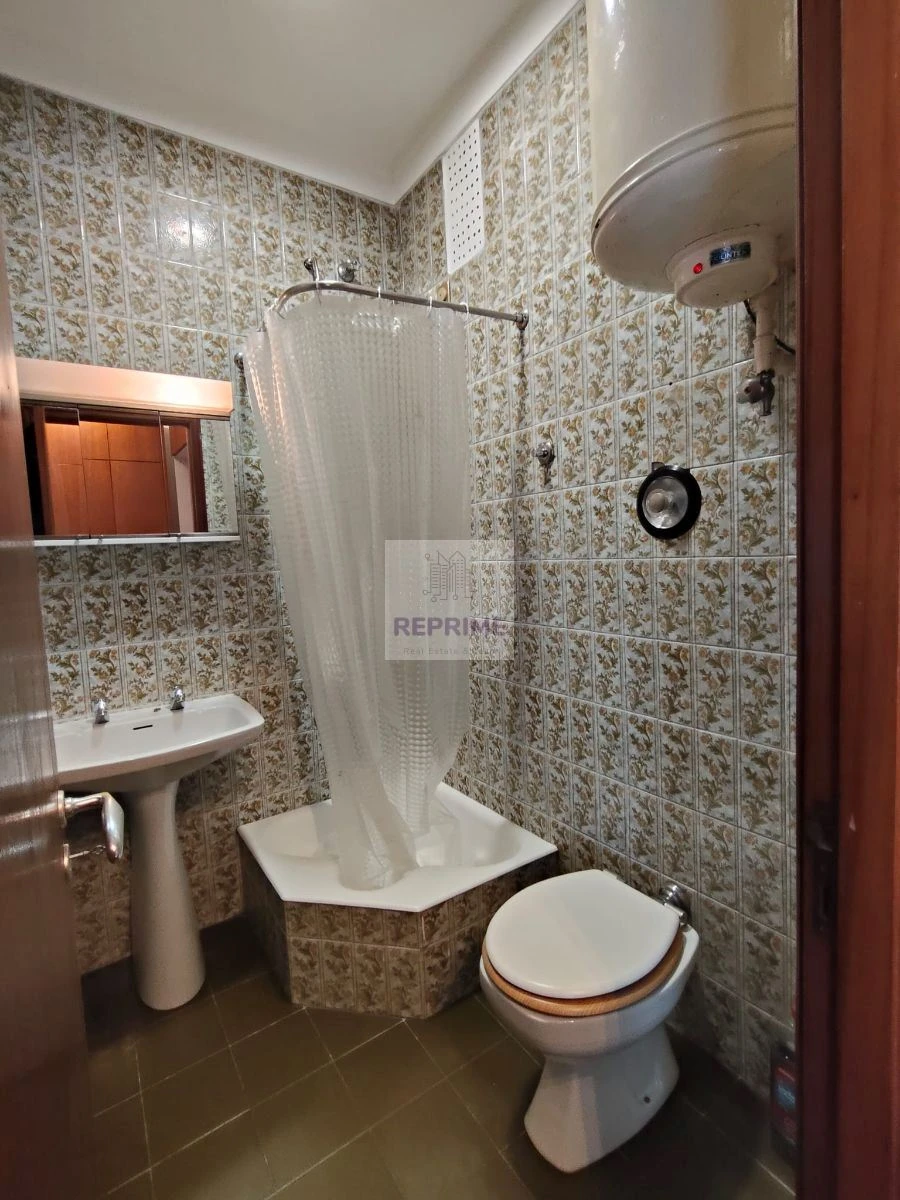 Apartamento T0 para Venda em Paranhos Foto 9