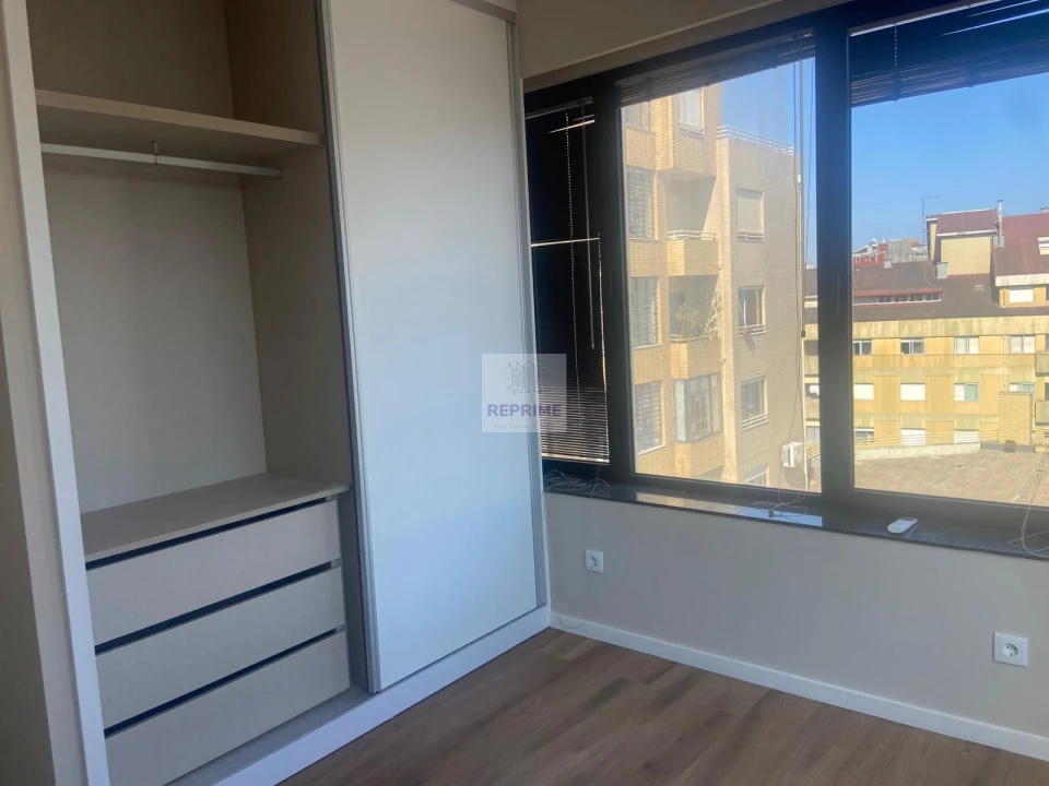 Apartamento T2 para Venda em Cedofeita, Santo Ildefonso, Sé, Miragaia, São Nicolau e Vitória Foto 13