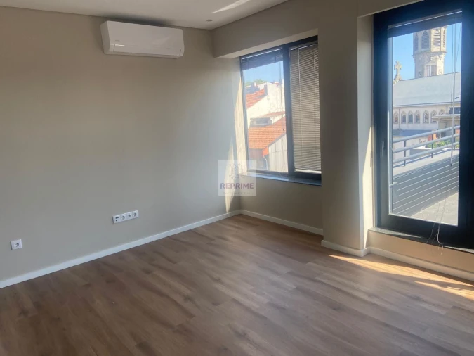 Apartamento T2 para Venda em Cedofeita, Santo Ildefonso, Sé, Miragaia, São Nicolau e Vitória Foto 4