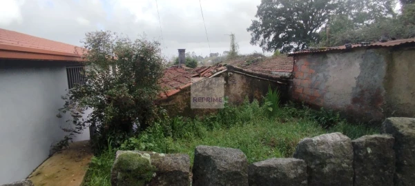 Moradia T0 para Venda em Pedroso e Seixezelo