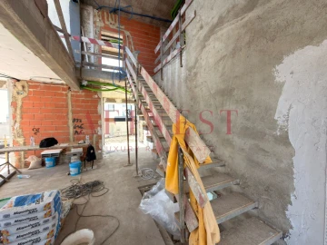 Moradia T4 para Venda em São Domingos de Rana