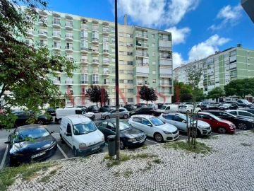 Apartamento T2 para Venda em Benfica