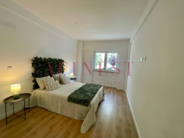 Apartamento T2 para Venda em Benfica