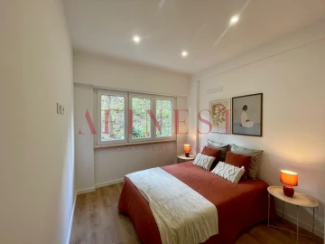 Apartamento T2 para Venda em Benfica