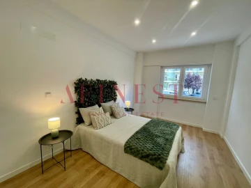 Apartamento T2 para Venda em Benfica