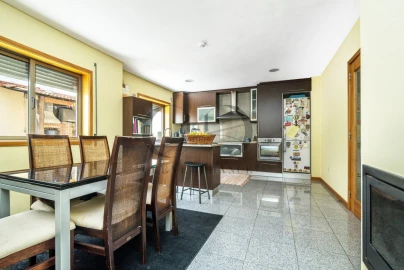 Moradia para Venda em Sandim, Olival, Lever e Crestuma