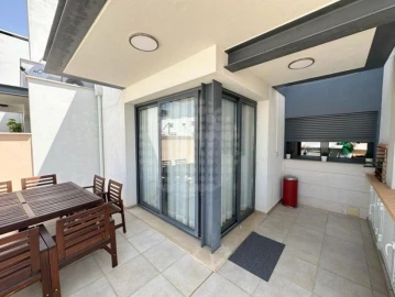 Moradia T5 para Venda em Quarteira