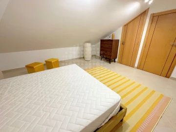 Moradia T5 para Venda em Quarteira