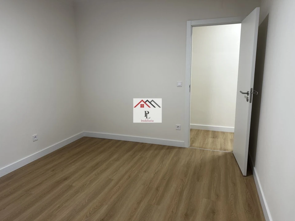 Apartamento T3 para Venda em Eiras e São Paulo de Frades Foto 8