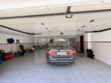 Moradia T3 para Venda em Santa Maria de Lamas