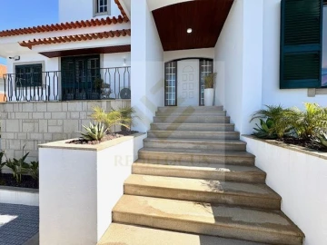 Moradia T3 para Venda em Santa Maria de Lamas