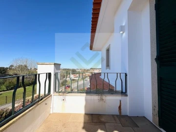 Moradia T3 para Venda em Santa Maria de Lamas