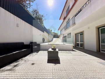 Moradia T3 para Venda em Santa Maria de Lamas