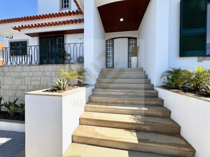 Moradia T3 para Venda em Santa Maria de Lamas