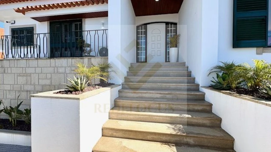 Moradia T3 para Venda em Santa Maria de Lamas