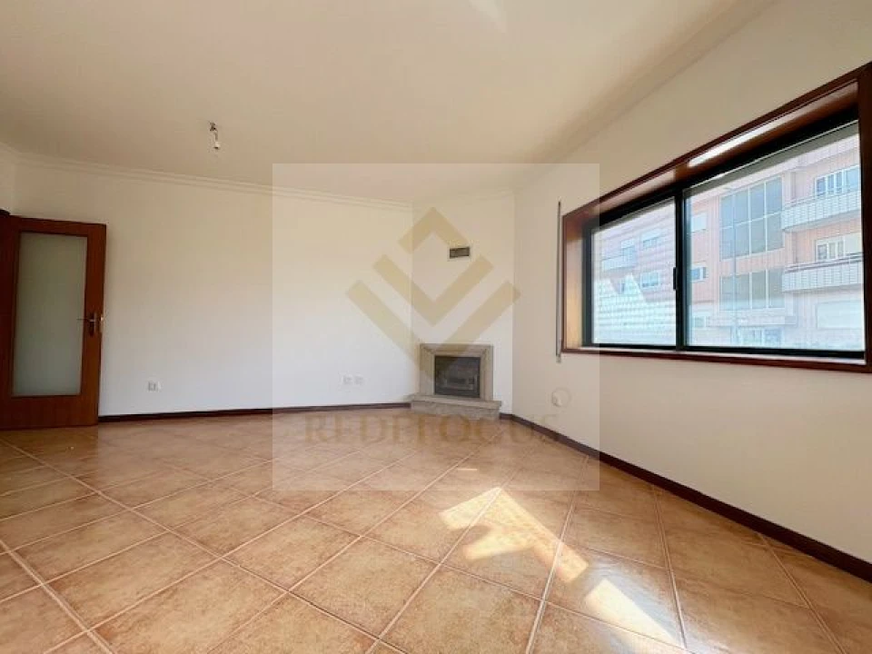 Apartamento T2 para Venda em São João de Ver Foto 3
