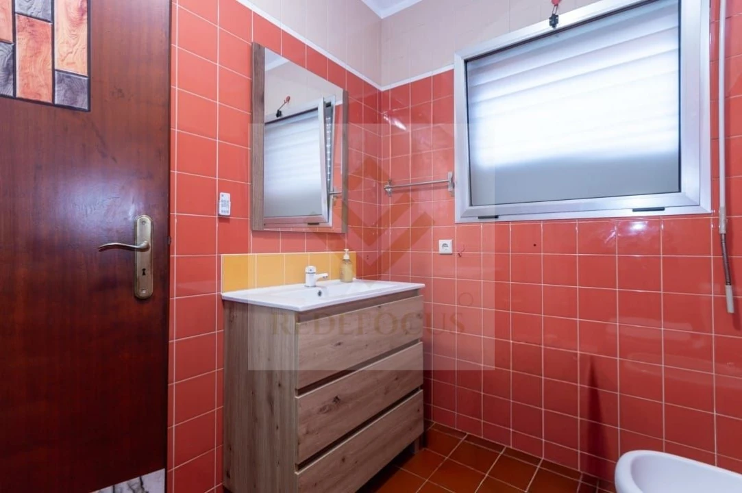 Apartamento T2 para Venda em Santa Maria de Lamas Foto 23