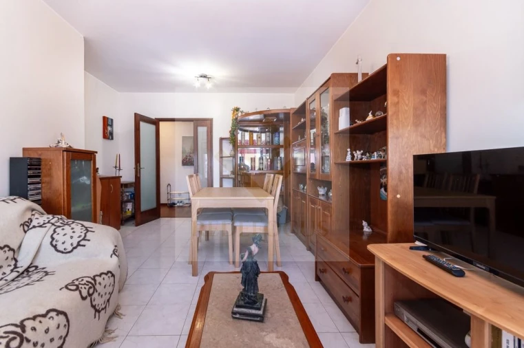 Apartamento T2 para Venda em Santa Maria de Lamas Foto 3