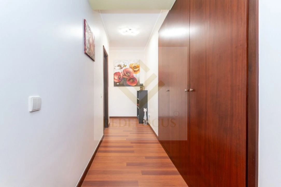 Apartamento T2 para Venda em Santa Maria de Lamas Foto 12