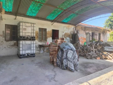 Moradia T4 para Venda em Requeixo, Nossa Senhora de Fátima e Nariz